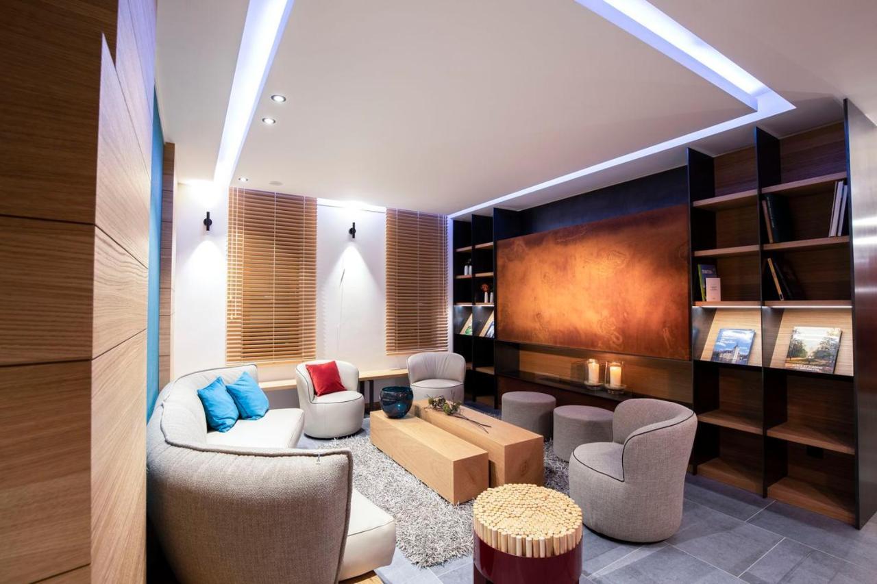 B-Lodge Boutique Hotel Louvain-la-Neuve Eksteriør billede