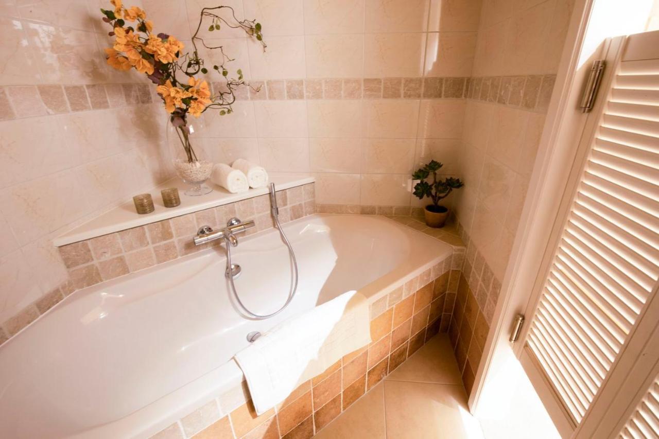 B-Lodge Boutique Hotel Louvain-la-Neuve Eksteriør billede